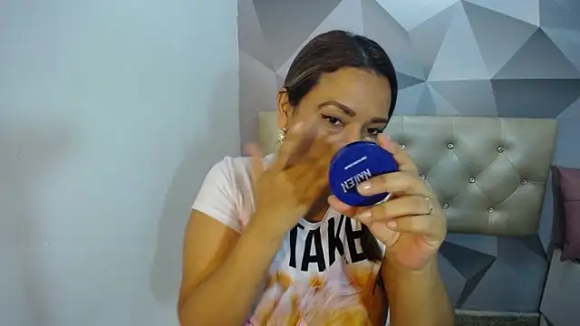 Snapshot of Milf-Prettyboobs chatting on December 2025 10:57:02 AM Milf-Prettyboobs online show from December 2025 10:57:02 AM