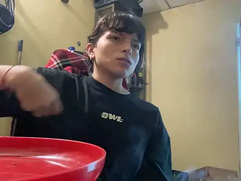 Snapshot of val_zx chatting on March 2025 09:13:02 PM val zx online show from March 2025 09:13:02 PM