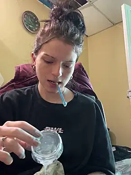 Snapshot of val_zx chatting on October 2025 06:19:02 PM val zx online show from October 2025 06:19:02 PM