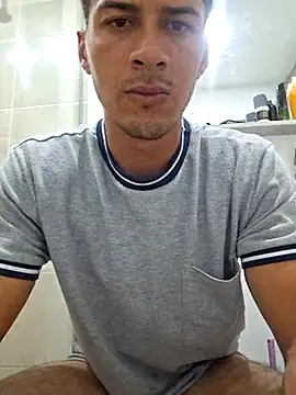 Snapshot of piterr_hot chatting on March 2025 10:06:01 PM piterr hot online show from March 2025 10:06:01 PM