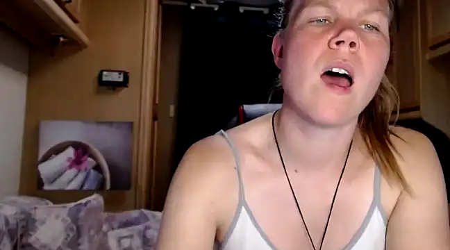 Snapshot of CallMeMaria chatting on December 2024 03:46:01 PM CallMeMaria online show from December 2024 03:46:01 PM