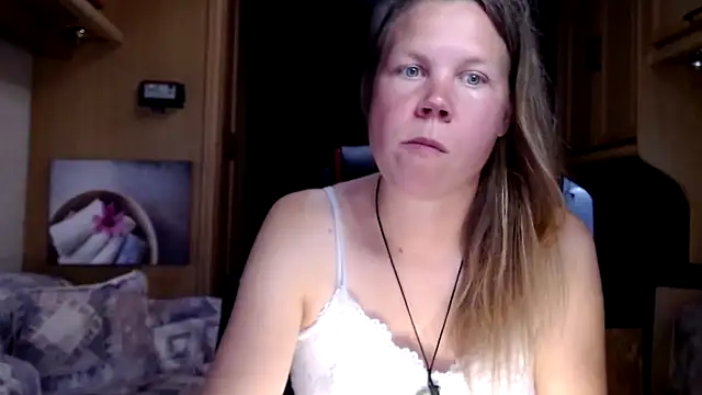 Snapshot of CallMeMaria chatting on December 2024 04:08:02 PM CallMeMaria online show from December 2024 04:08:02 PM