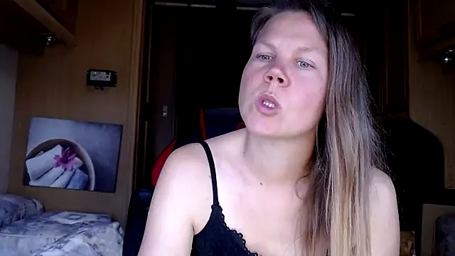 Snapshot of CallMeMaria chatting on January 2025 03:45:01 PM CallMeMaria online show from January 2025 03:45:01 PM