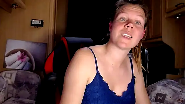 Snapshot of CallMeMaria chatting on January 2025 04:27:01 PM CallMeMaria online show from January 2025 04:27:01 PM