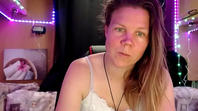 Snapshot of CallMeMaria chatting on January 2025 11:23:02 AM CallMeMaria online show from January 2025 11:23:02 AM