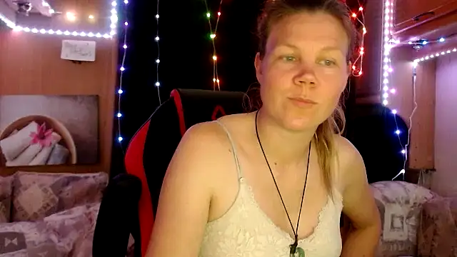 Snapshot of CallMeMaria chatting on February 2025 04:39:02 PM CallMeMaria online show from February 2025 04:39:02 PM