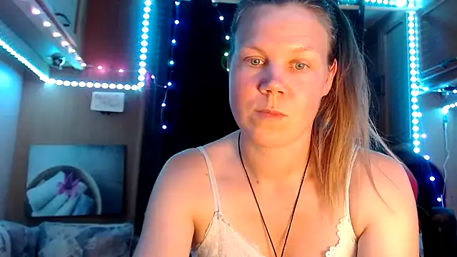 Snapshot of CallMeMaria chatting on February 2025 09:15:02 PM CallMeMaria online show from February 2025 09:15:02 PM