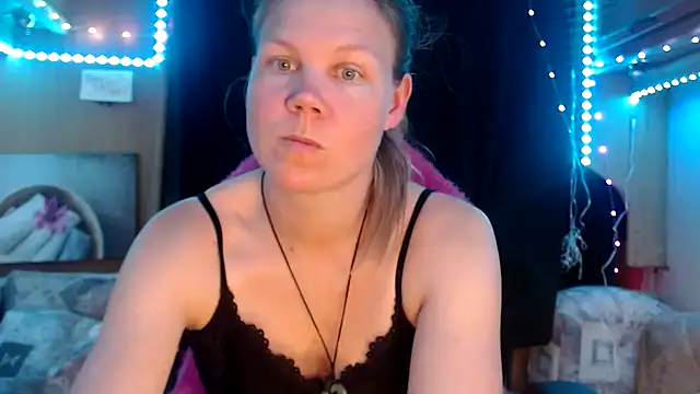 Snapshot of CallMeMaria chatting on February 2025 01:22:01 PM CallMeMaria online show from February 2025 01:22:01 PM