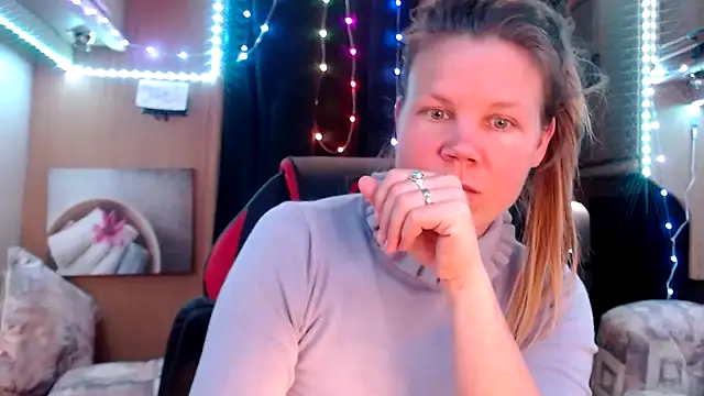 Snapshot of CallMeMaria chatting on March 2025 03:34:01 PM CallMeMaria online show from March 2025 03:34:01 PM