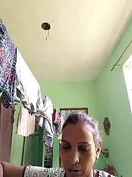 Hotty-Nidhi online show from June 2026 04:06:01 AM