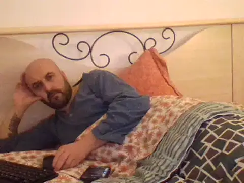 Snapshot of maxxxio12 chatting on March 2025 04:25:01 PM maxxxio12 online show from March 2025 04:25:01 PM