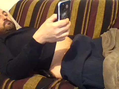 Snapshot of maxxxio12 chatting on March 2025 10:10:01 PM maxxxio12 online show from March 2025 10:10:01 PM