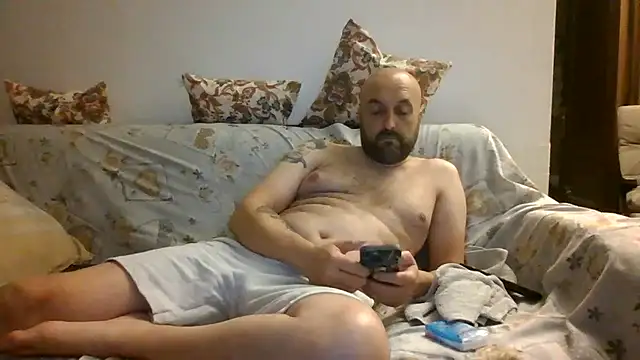 Snapshot of maxxxio12 chatting on July 2026 08:02:01 PM maxxxio12 online show from July 2026 08:02:01 PM