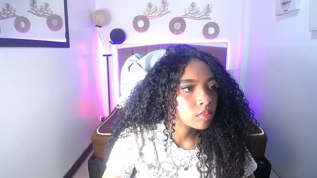 Snapshot of charlotte_walker1 chatting on March 2025 02:06:02 AM charlotte walker1 online show from March 2025 02:06:02 AM