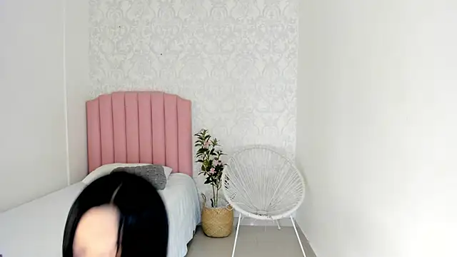 Krissi latore online show from March 2026 12:33:01 AM