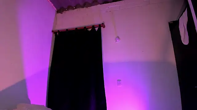 adara evanss online show from February 2026 12:04:01 AM