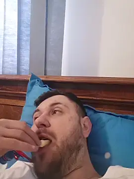 hugedickedd online show from February 2026 06:37:01 AM