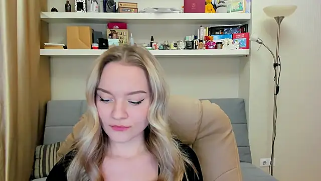 Kara Smith  online show from December 2024 11:13:02 PM