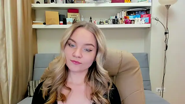 Kara Smith  online show from December 2024 10:13:01 PM