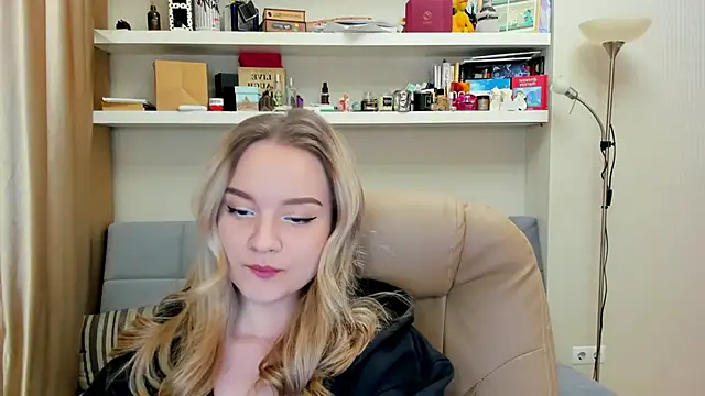 Kara Smith  online show from January 2025 11:19:01 PM