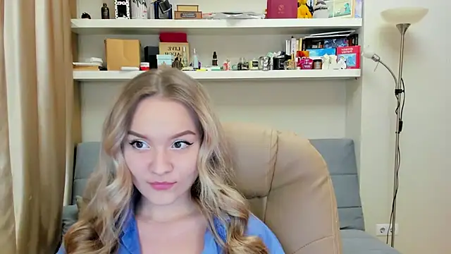 Kara Smith  online show from January 2025 12:22:02 AM