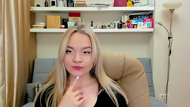 Kara Smith  online show from February 2025 10:11:01 PM