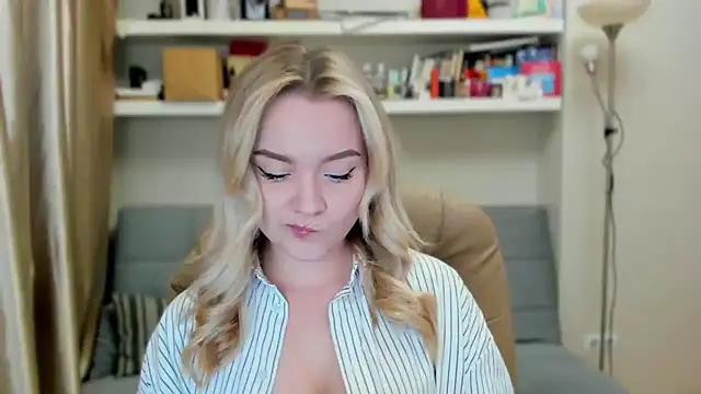 Kara Smith  online show from September 2025 10:54:01 PM