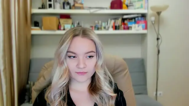 Kara Smith  online show from November 2025 11:07:02 PM