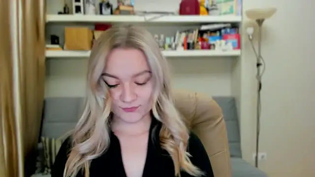 Kara Smith  online show from November 2025 12:13:02 AM