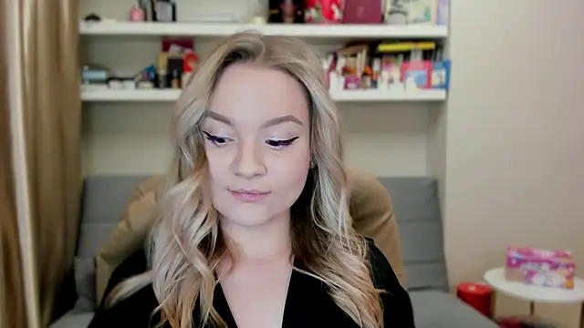 Kara Smith  online show from March 2026 10:32:01 PM