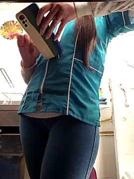 HOLY DOLL online show from November 2025 07:59:01 PM