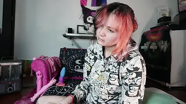 Snapshot of Devil_And_Princess chatting on October 2025 05:24:01 AM Devil And Princess online show from October 2025 05:24:01 AM