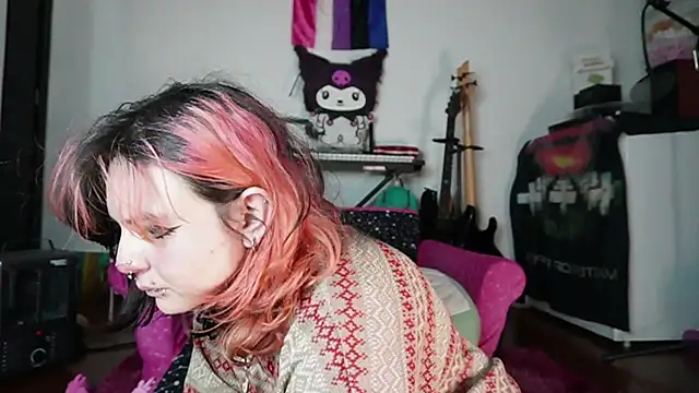 Snapshot of Devil_And_Princess chatting on October 2025 03:24:02 AM Devil And Princess online show from October 2025 03:24:02 AM