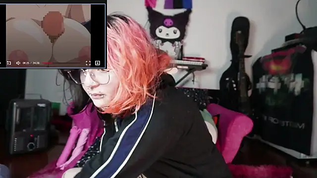 Snapshot of Devil_And_Princess chatting on October 2025 03:37:02 AM Devil And Princess online show from October 2025 03:37:02 AM