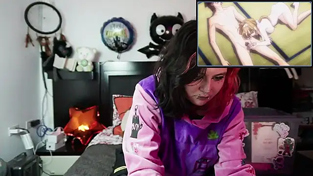 Snapshot of Devil_And_Princess chatting on October 2025 02:34:01 AM Devil And Princess online show from October 2025 02:34:01 AM