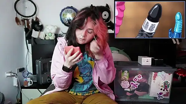 Snapshot of Devil_And_Princess chatting on October 2025 01:35:01 AM Devil And Princess online show from October 2025 01:35:01 AM