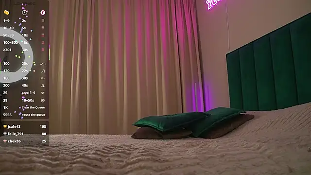 Snapshot of Sweet_Jealousy chatting on October 2025 08:35:01 AM Sweet Jealousy online show from October 2025 08:35:01 AM