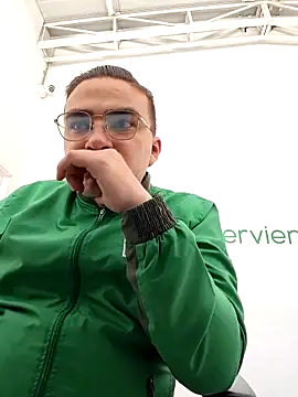 Snapshot of Andy-rtg chatting on December 2025 06:05:02 PM Andy-rtg online show from December 2025 06:05:02 PM