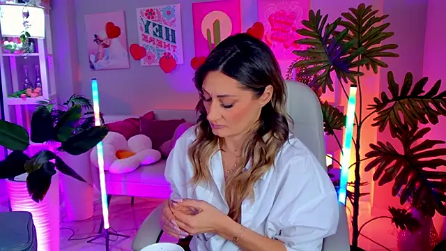 SarahAlluring online show from February 2026 01:09:02 PM