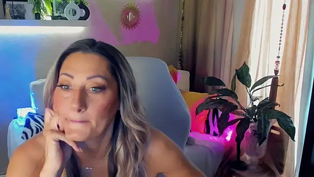 SarahAlluring online show from June 2026 07:45:02 AM