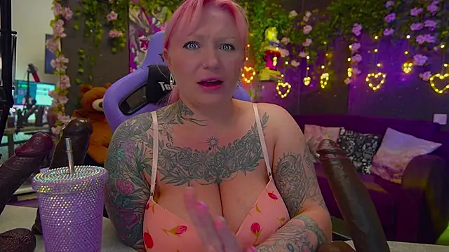 Snapshot of BlackedBarbie chatting on January 2026 07:11:01 PM BlackedBarbie online show from January 2026 07:11:01 PM