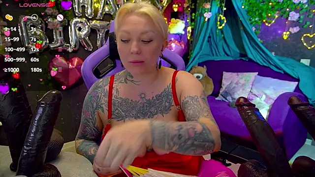 Snapshot of BlackedBarbie chatting on June 2026 07:27:02 PM BlackedBarbie online show from June 2026 07:27:02 PM