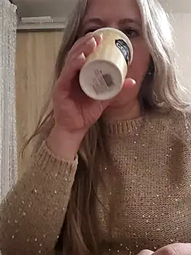 Snapshot of Irina3718 chatting on November 2025 04:18:01 PM Irina3718 online show from November 2025 04:18:01 PM