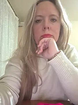 Snapshot of Irina3718 chatting on November 2025 06:20:01 PM Irina3718 online show from November 2025 06:20:01 PM