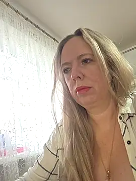 Snapshot of Irina3718 chatting on December 2025 10:35:01 AM Irina3718 online show from December 2025 10:35:01 AM