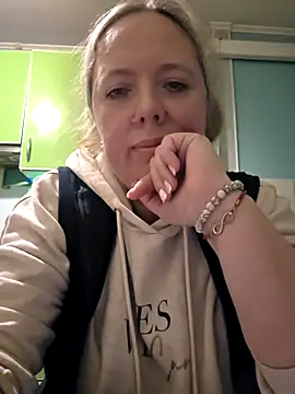 Snapshot of Irina3718 chatting on December 2025 09:52:02 PM Irina3718 online show from December 2025 09:52:02 PM