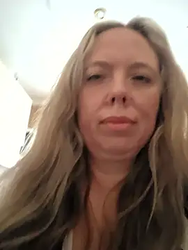 Irina3718 online show from January 2026 12:21:02 PM