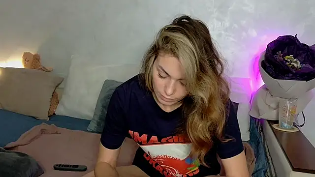 Snapshot of SweetDarling7 chatting on December 2025 11:19:01 AM SweetDarling7 online show from December 2025 11:19:01 AM