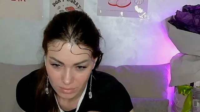 Snapshot of SweetDarling7 chatting on June 2026 07:18:02 PM SweetDarling7 online show from June 2026 07:18:02 PM