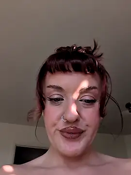 Snapshot of Petite_Juicy_Olive chatting on November 2025 10:15:02 AM Petite Juicy Olive online show from November 2025 10:15:02 AM